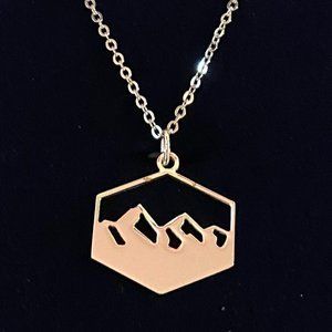 NIB Montana Silversmiths Mountains Necklace